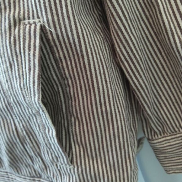 (3/$20) LAL brown and white pinstripe 3/4 sleeve jacket - Picture 4 of 12